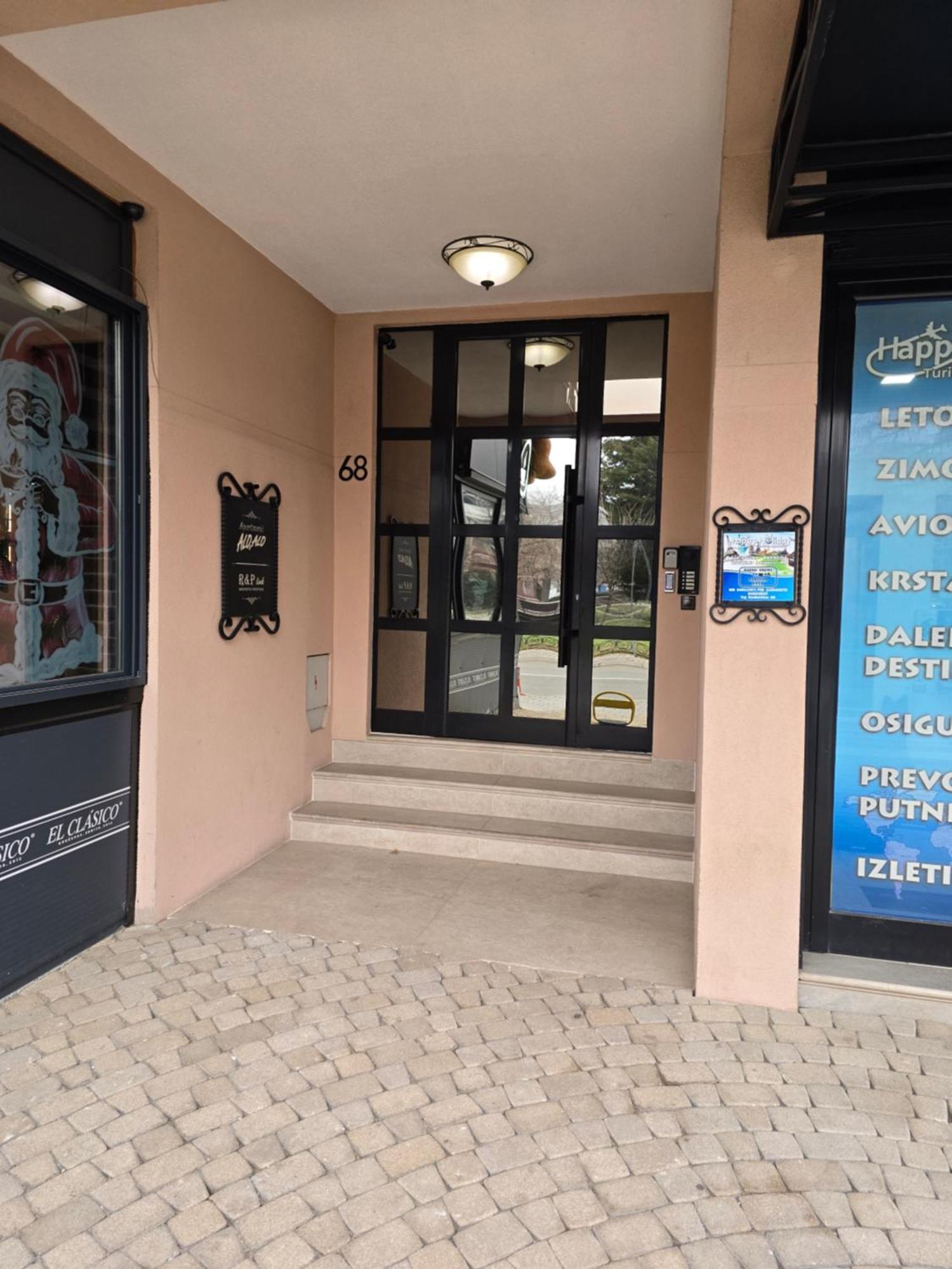 Alo Alo Apartman 6 Krusevac Bagian luar foto